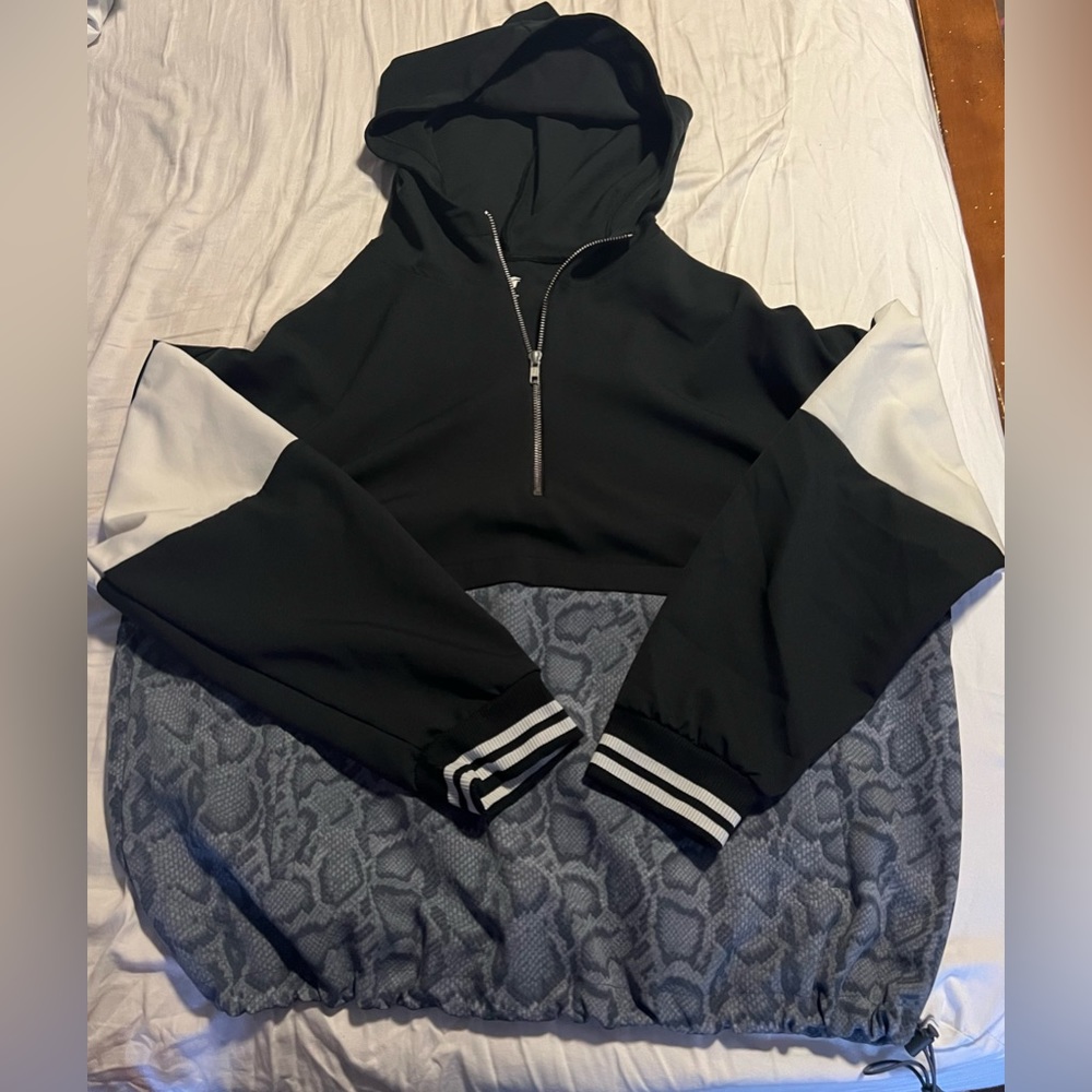 Avia long sleeve pullover